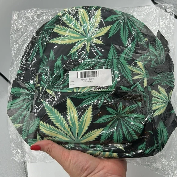 NWT Allover Mary Jane Leaf Patter Mini Bookbag Purse - Picture 5 of 8